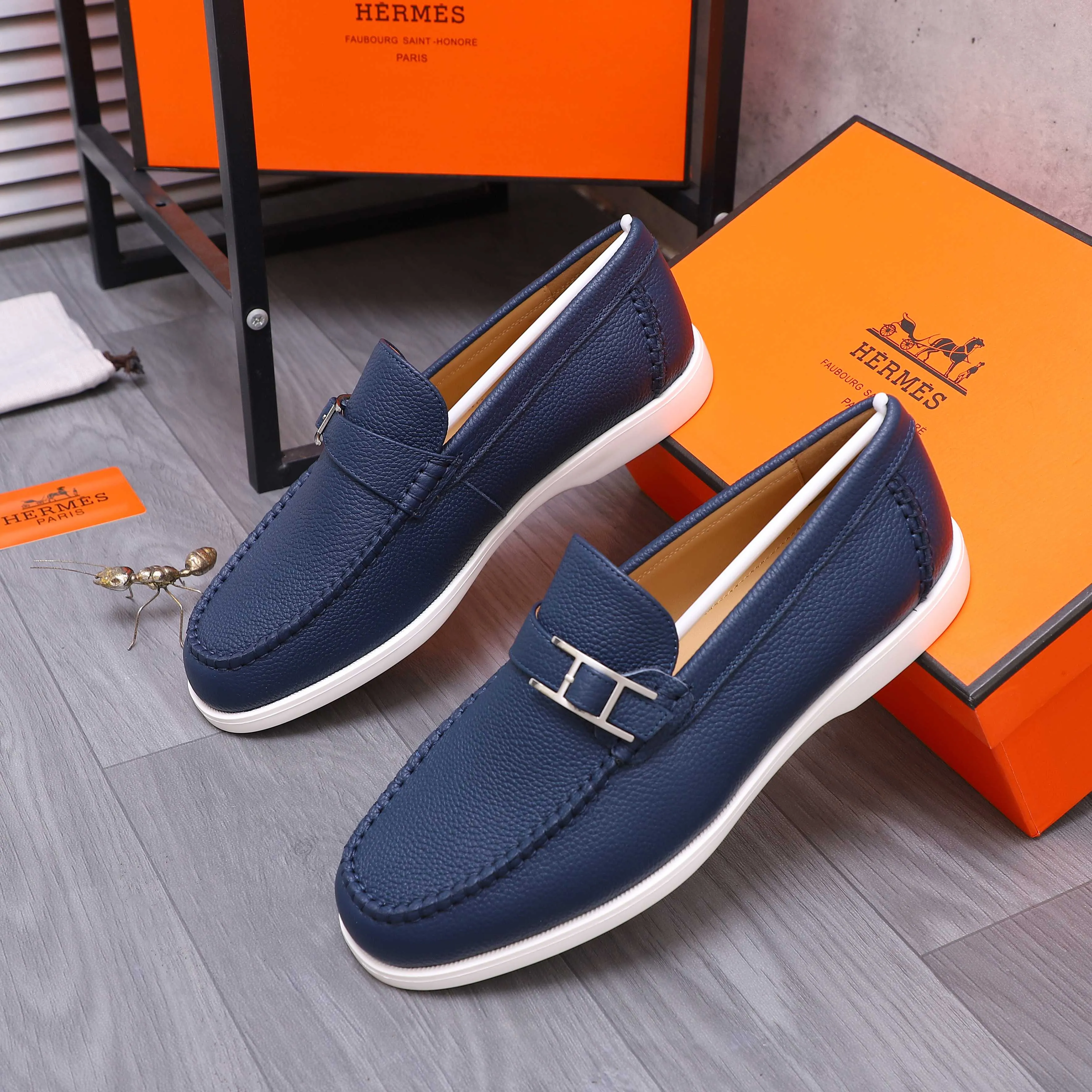Men's shoes 💰p560 Product trademark: HERMES "Hermes" casual slip-on men's shoes. Regular size: 38-46 (45.46 is custom-made and non-returnable) Product materials: Selected pebbled cowhide upper, cowhide lining, original foam rubber ultra-light sole